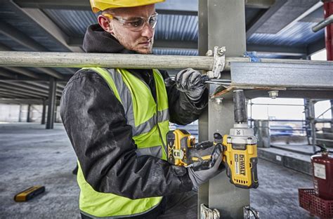 DeWALT DCF894HP2 Aku rázový utahovák | Exkalibr.cz