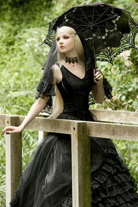 Pin By Frank Reubsaet On Best Photo Shot Gothic Outfits Goth Beauty