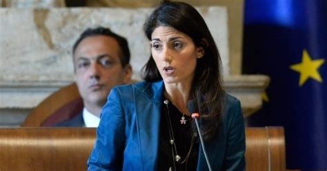 Roma Ecco Perch Virginia Raggi Rischia Di Essere Indagata