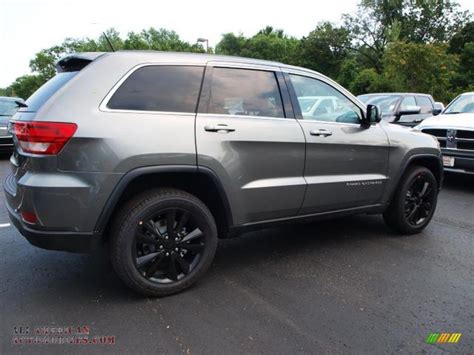 Jeep Grand Cherokee Front Driver Seat Gray