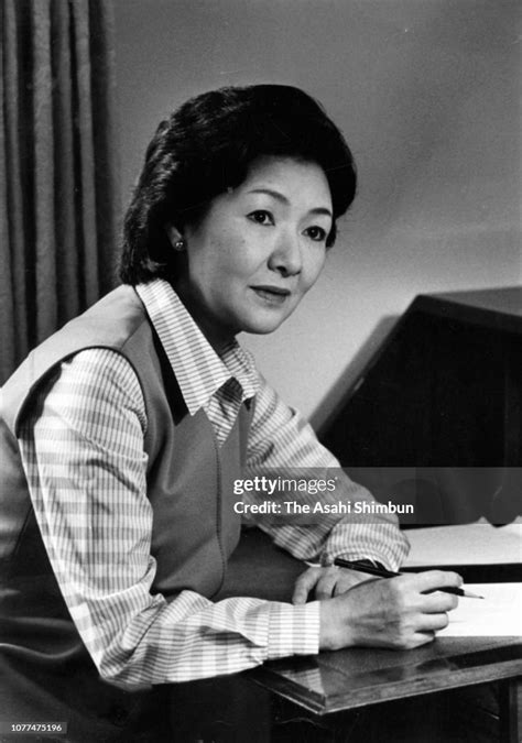 Actress Hideko Takamine is seen on June 1, 1982 in Tokyo, Japan. News ...