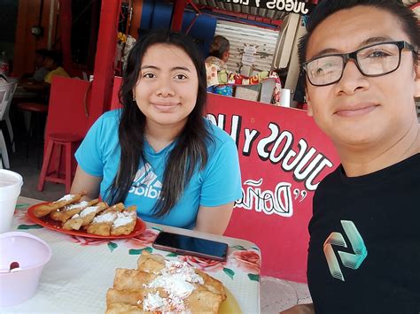 Desayunando en el Mercadito en... - Sandoval Del Valle Ruiz | Facebook