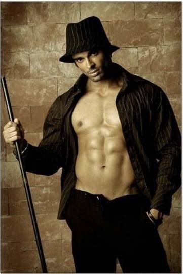 Karan Singh Grover Height Weight Body Statistics - Healthy Celeb