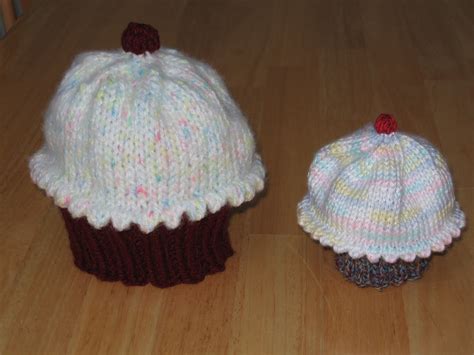 Knitted Cupcake Hat Pattern | A Knitting Blog