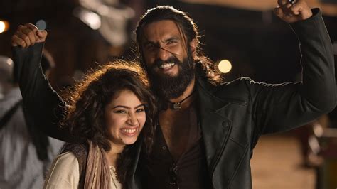 beautiful heroines  dhurandhar   unnoticed    hero