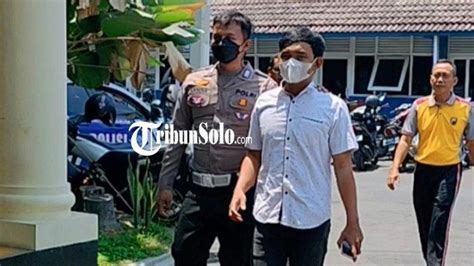 Serahkan Diri Ke Polisi Pelaku Tabrak Lari Di Jalan Yos Sudarso Solo