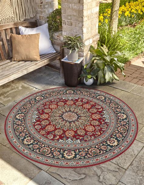 Red 4' 1 x 4' 1 Traditional Indoor / Outdoor Round Rug | Rugs.com