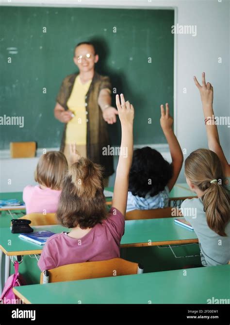 Pupil activities in the classroom at school Stock Photo - Alamy