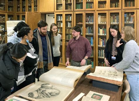 Students Visit The Welch Rare Book Room Art As Applied To Medicine