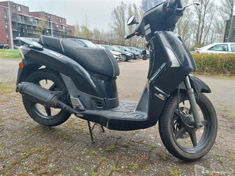 Kymco People S Zwart