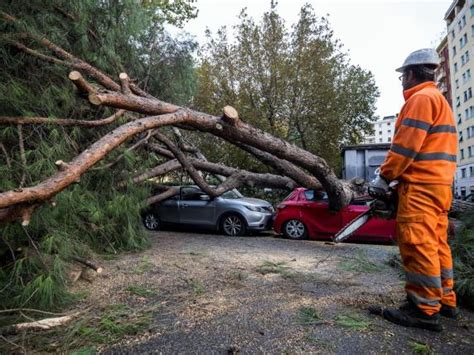 Allerta Vento In Piemonte Attese Raffiche Fino A 100 Chilometri All