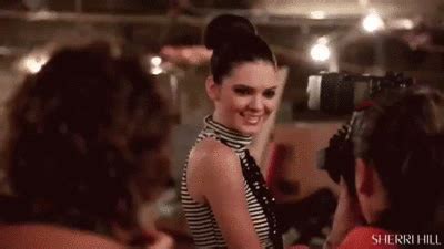 kendall jenner fashion gif | WiffleGif