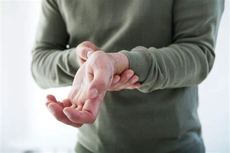 Wrist Tendonitis Symptoms and Treatment - Injury Health Blog