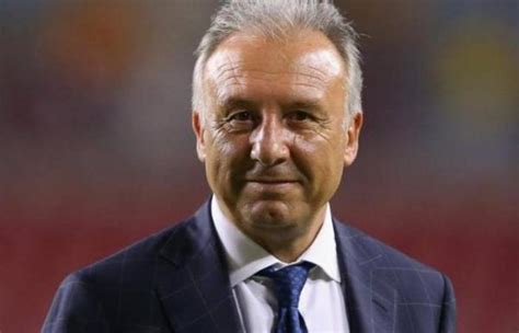 Udinese Calcio Al Fianco Di Alberto Zaccheroni