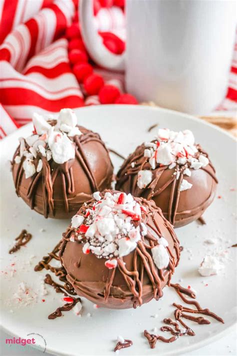 Peppermint Hot Chocolate Bombs • Midgetmomma