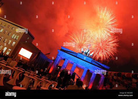 Fireworks Over The Brandenburg Gate Berlin Germany Stock Photo Alamy