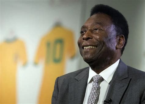 Mengenal Pele Lebih Dekat Sang Legenda Sepak Bola Brasil