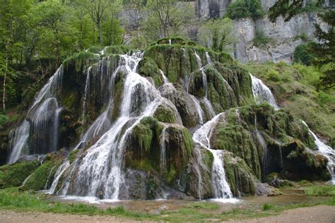 Cascade Des Tufs Baume Les Messieurs Guidevoyageur Fr