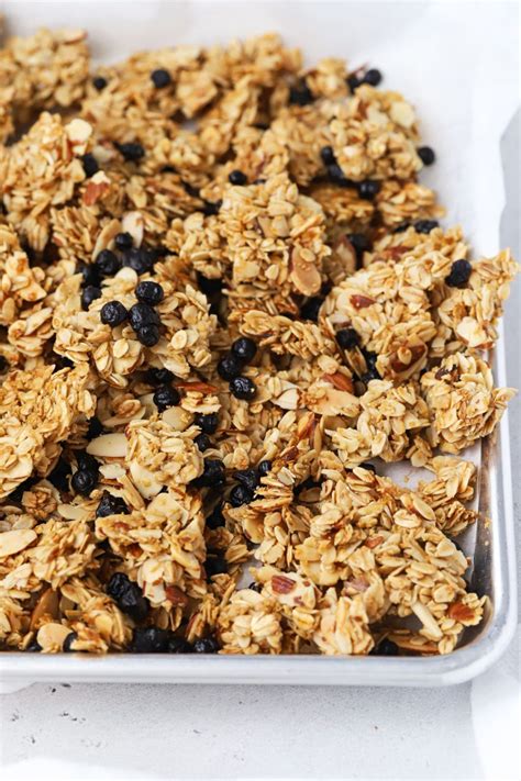 Easy Homemade Blueberry Granola Gluten Free