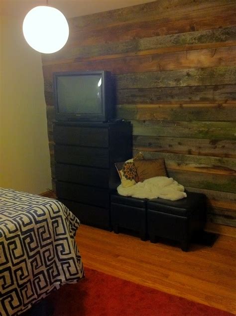 Decorella: Reclaimed Wood Accent Wall Project