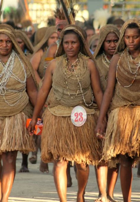 Mengenal Pakaian Adat Papua Yang Punya Ciri Arti Tersendiri