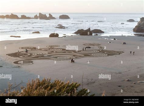 Bandon By The Sea Oregon Usa February 20 2020 People Walking On