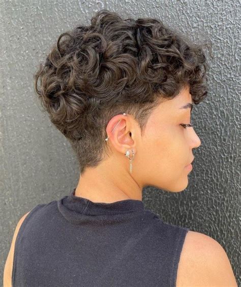 Gorgeous Short Curly Hairstyles Youll Adore Hair Adviser Curly