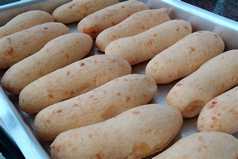 Biscoito de polvilho queijo assado no forno fácil e delicioso para