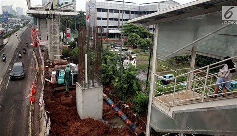 FOTO Progres Pembangunan LRT Jabodebek Capai 30 Persen Foto Liputan6