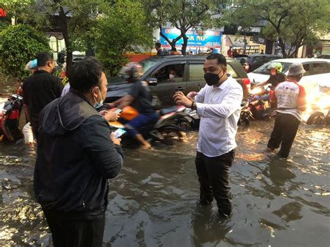 Banjir Menggenang Surabaya Saat Hujan Lebat Ini Solusi Pemk