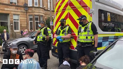 Protesters Block Immigration Van From Leaving Glasgow Street Bbc News