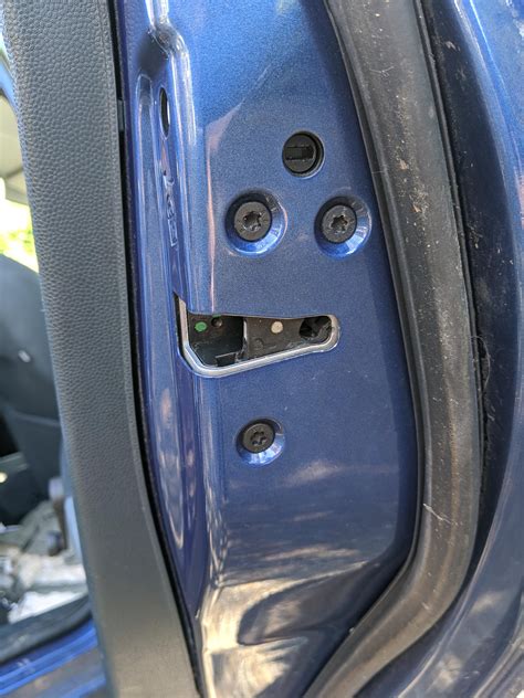 Gfs 2010 Ford Fiesta Rear Drivers Door Latch Is Stuck Cannot Close Door Any Ideas Its Not