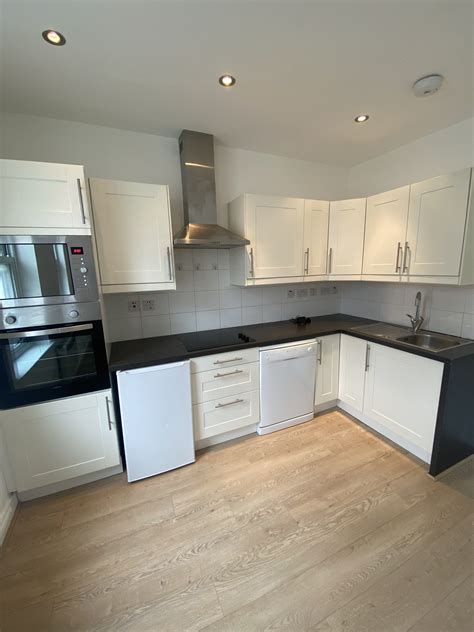 DO NOT MISS! Modern One Bed Flat in the heart of Sutton - The Online