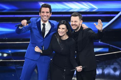 Galerie Foto Laura Pausini Primele Imagini De La Nunta Cu Paolo Carta