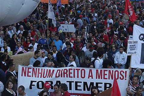 Centrales sindicales convocan actos en Brasil contra la Español