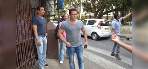 Gunshots Fired Outside Actor Salman Khans House 15 Police Teams