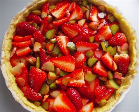 Rhubarb tart - recipe (including photos) | Life in Luxembourg