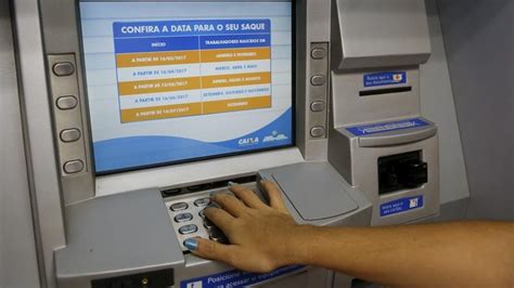 Chupa Cabra Furtava Depósitos Em Caixa Eletrônico De Banco De Mogi