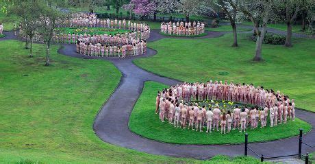 Hundreds Naked Volunteers Pose Photographer Spencer Editorial Stock