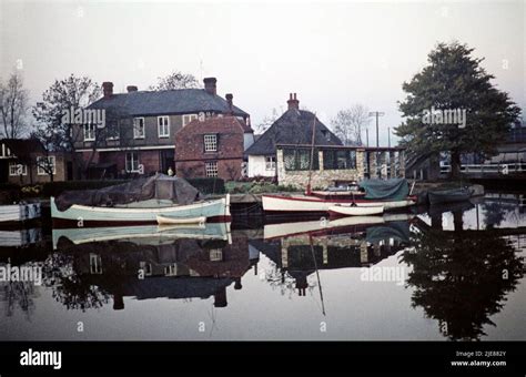 Boats At Yalding Lock Hampstead Lane Yalding Kent England Uk