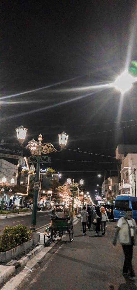 Malioboro Pada Malam Hari Yogyakarta Night Aesthetic Aesthetic Movies