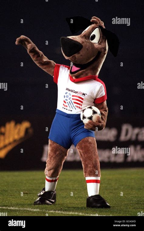 Striker The Official Mascot Of World Cup Usa94 Stock Photo Alamy