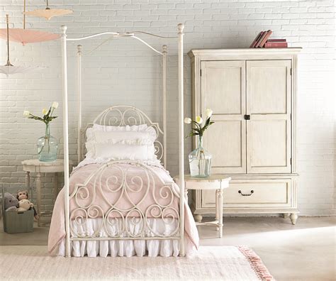 Magnolia Home Full Garden Gate Canopy Bed Magnolia Home Furnishings