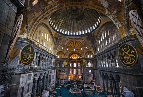 Potret Keindahan Hagia Sophia Gelar Tarawih Setelah Tahun