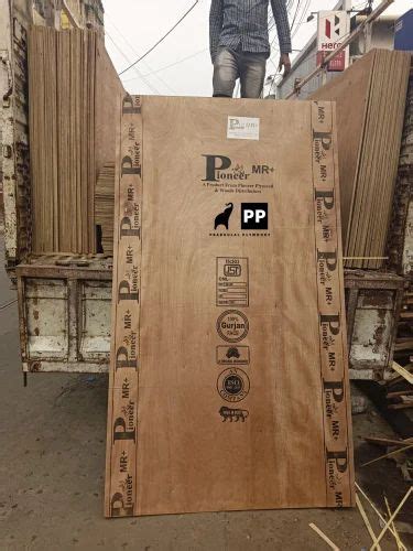 18 Mm Bwr Grade Plywood For Furniture 8x4 At 50 Square Feet In