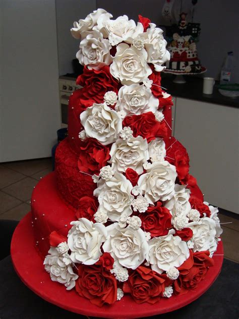 Red And White Rose Wedding Cake