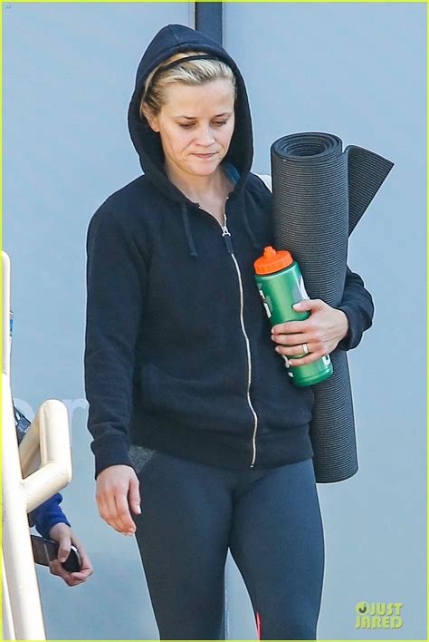 Reese Witherspoon Mud Behind The Scenes Clip Watch Now Photo
