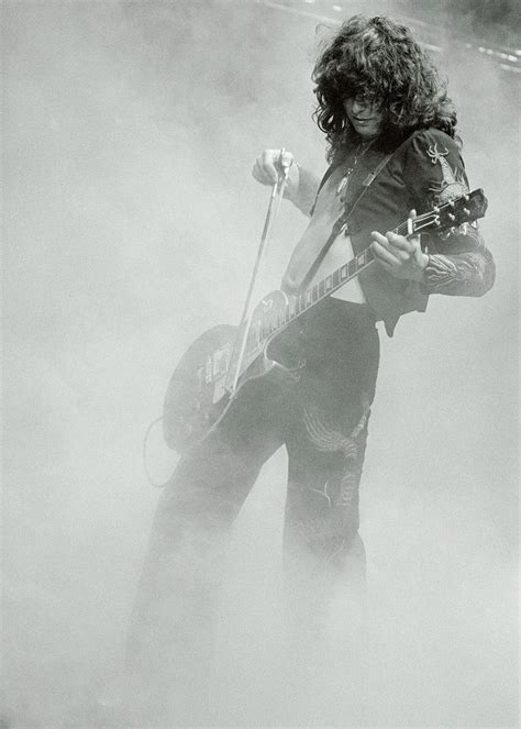 'Led Zeppelin Live:' A Photo Book of the Group at Its Concert Peak