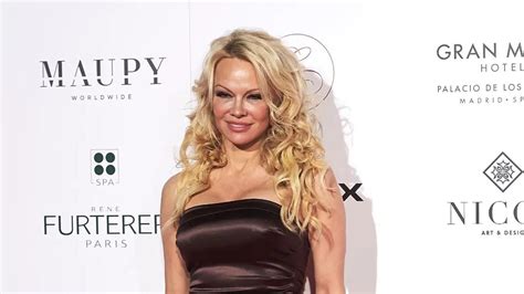 Pamela Andersons Net Worth Forbes How Much Does The Actor Model Make