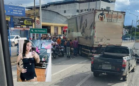 Caminhão tenta conversão em local proibido atropela e mata